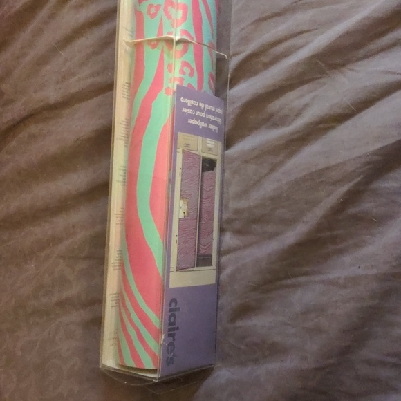 Animal Print Locker Wallpaper Claire's NWT Peel and Stick Wallpaper 8.5" x 40" - Picture 13 of 14
